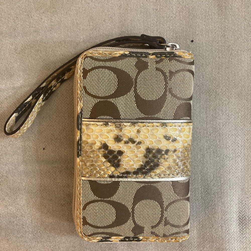 Coach Wallet - Picture 3 of 4
